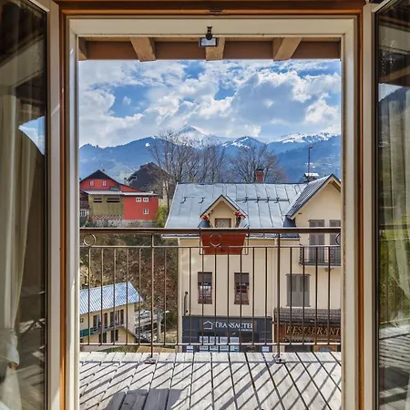 Chateau - Charming In The Center With 3 Bedrooms - By Cozee