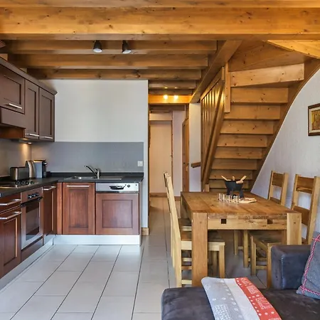 Chateau - Charming In The Center With 3 Bedrooms - By Cozee