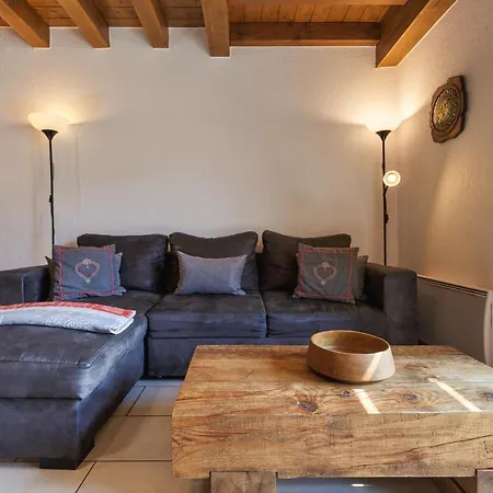 Chateau - Charming In The Center With 3 Bedrooms - By Cozee