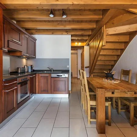 Chateau - Charming In The Center With 3 Bedrooms - By Cozee Apartment *